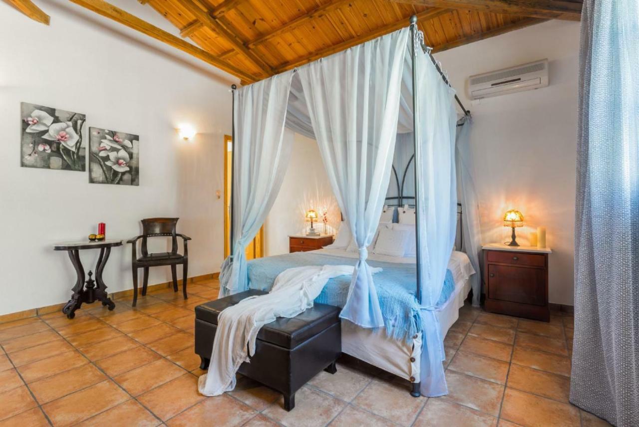 Villa Tassoula Isomata Екстериор снимка