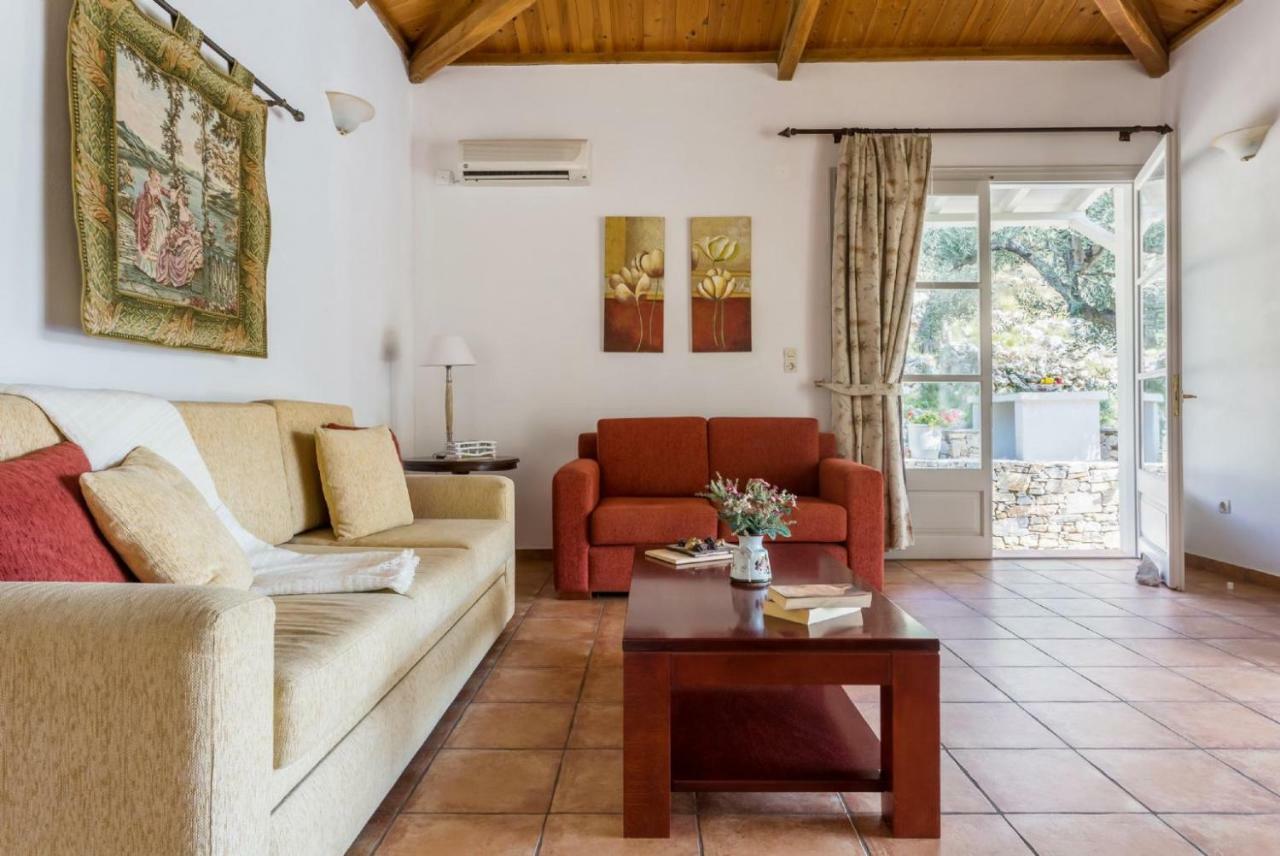 Villa Tassoula Isomata Екстериор снимка