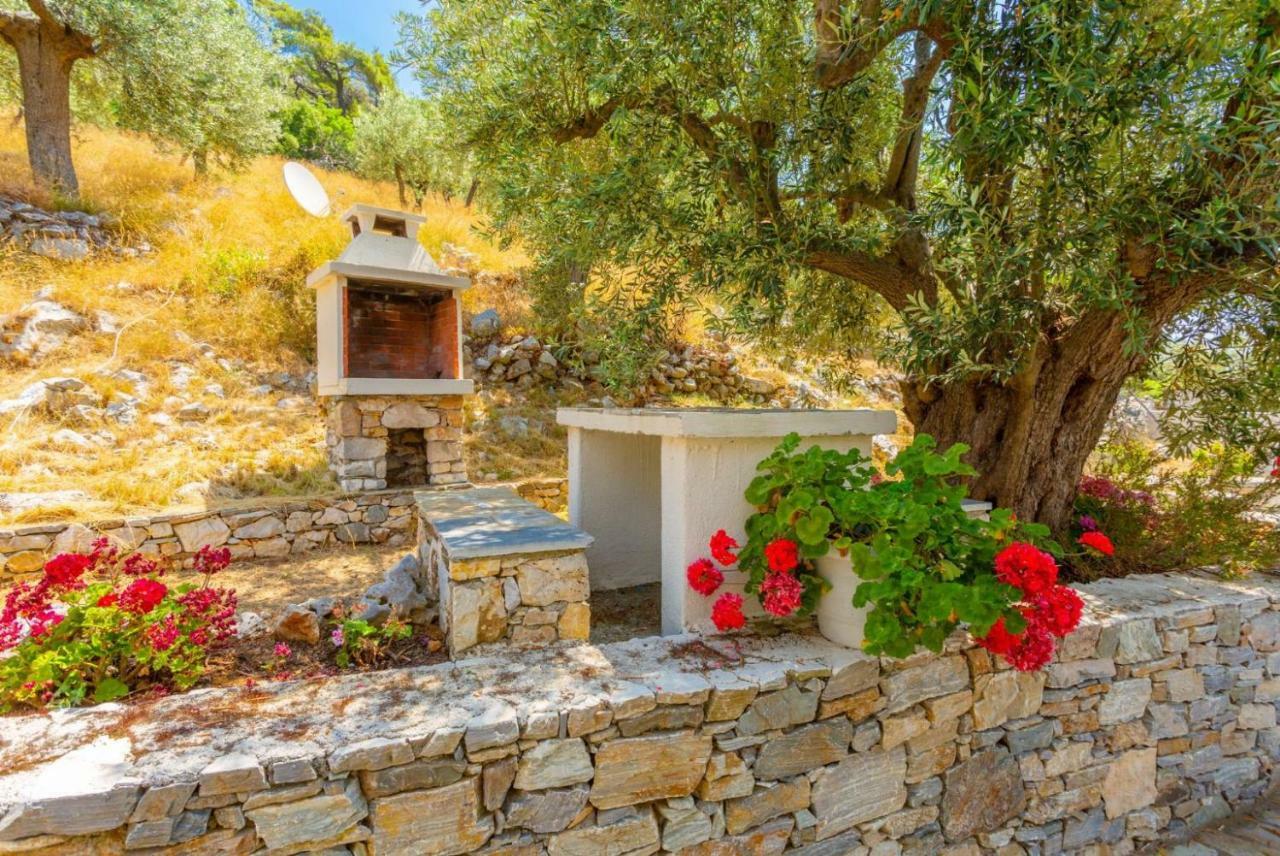 Villa Tassoula Isomata Екстериор снимка