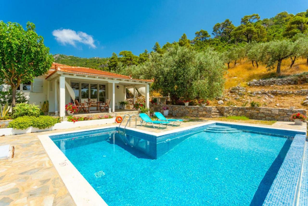Villa Tassoula Isomata Екстериор снимка