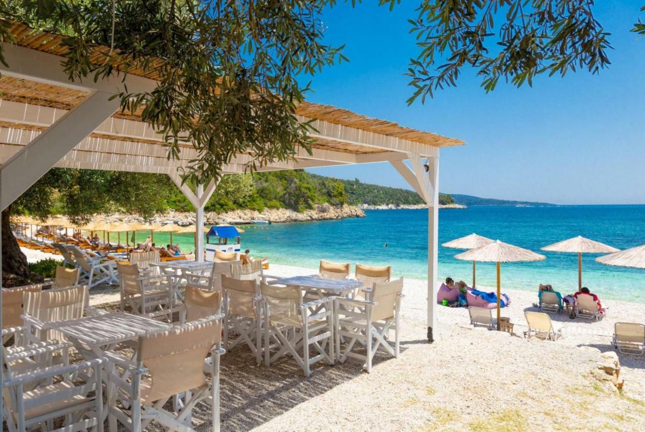 Villa Tassoula Isomata Екстериор снимка