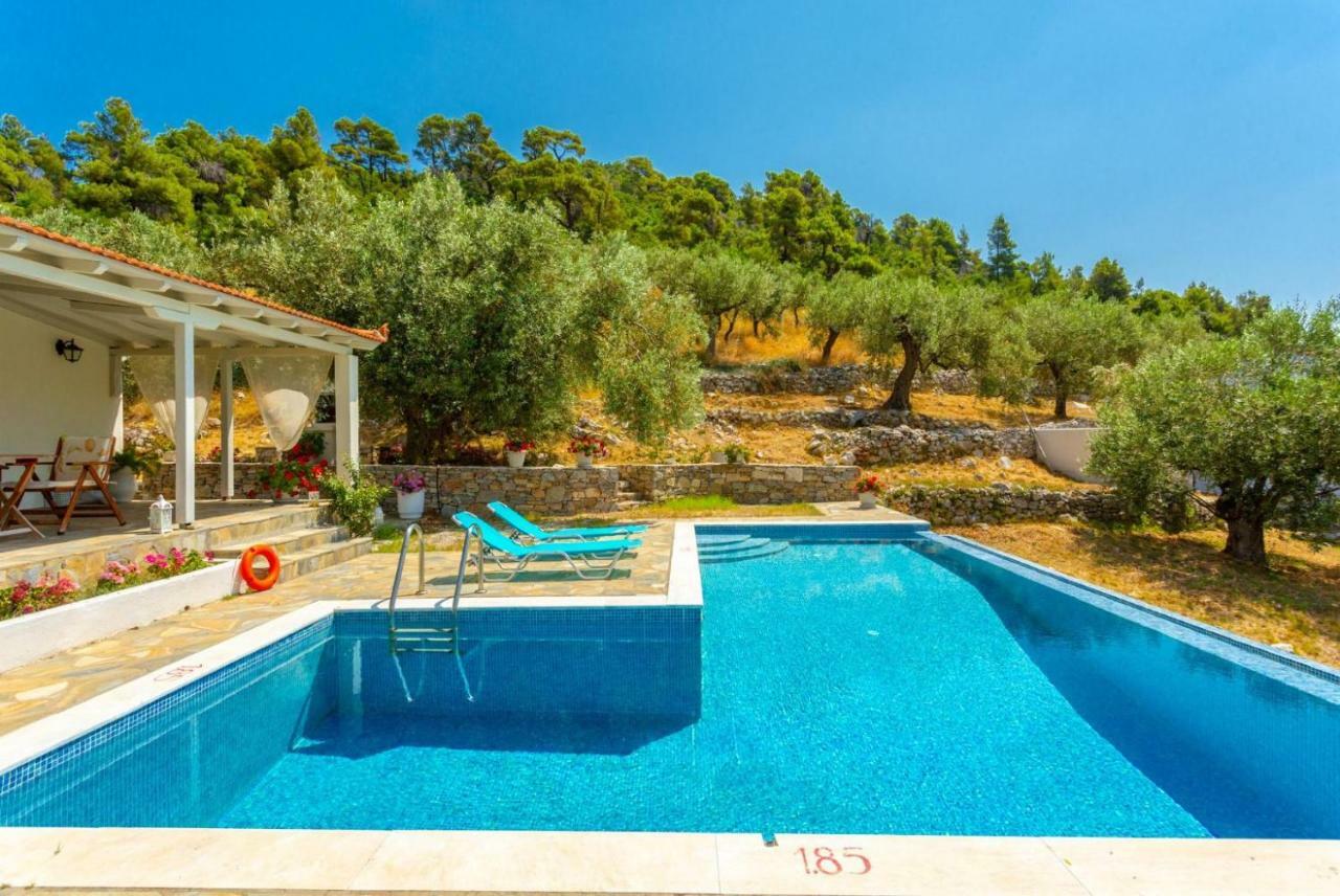 Villa Tassoula Isomata Екстериор снимка