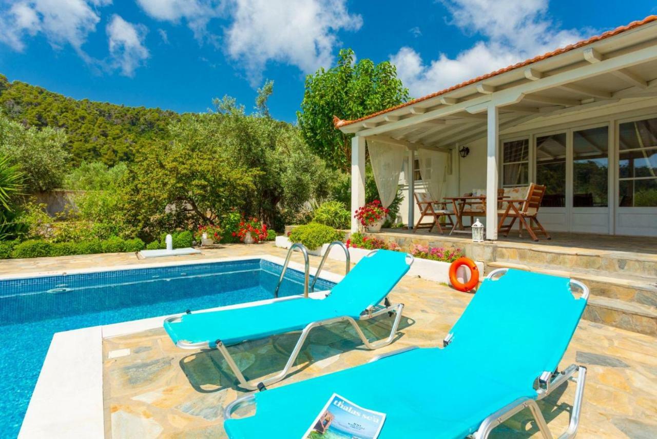 Villa Tassoula Isomata Екстериор снимка