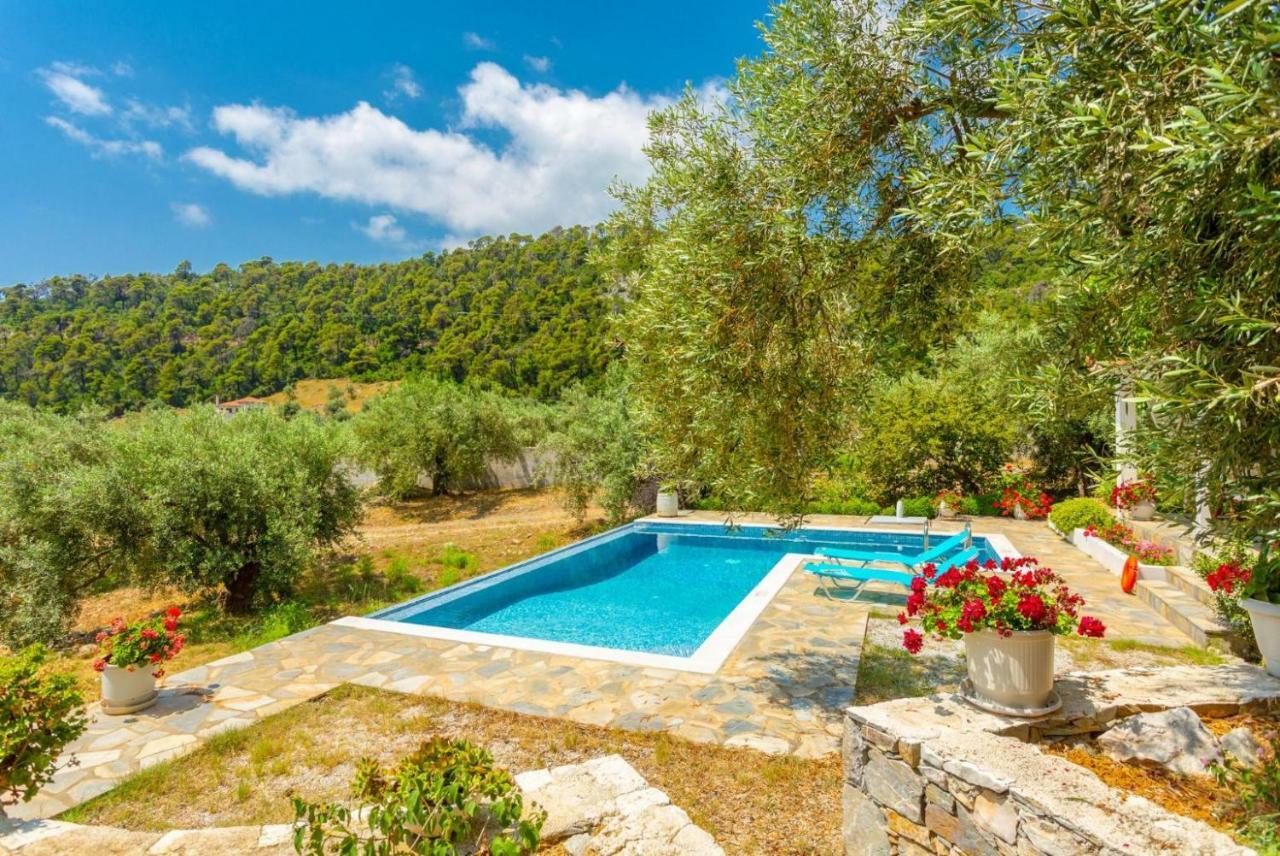 Villa Tassoula Isomata Екстериор снимка