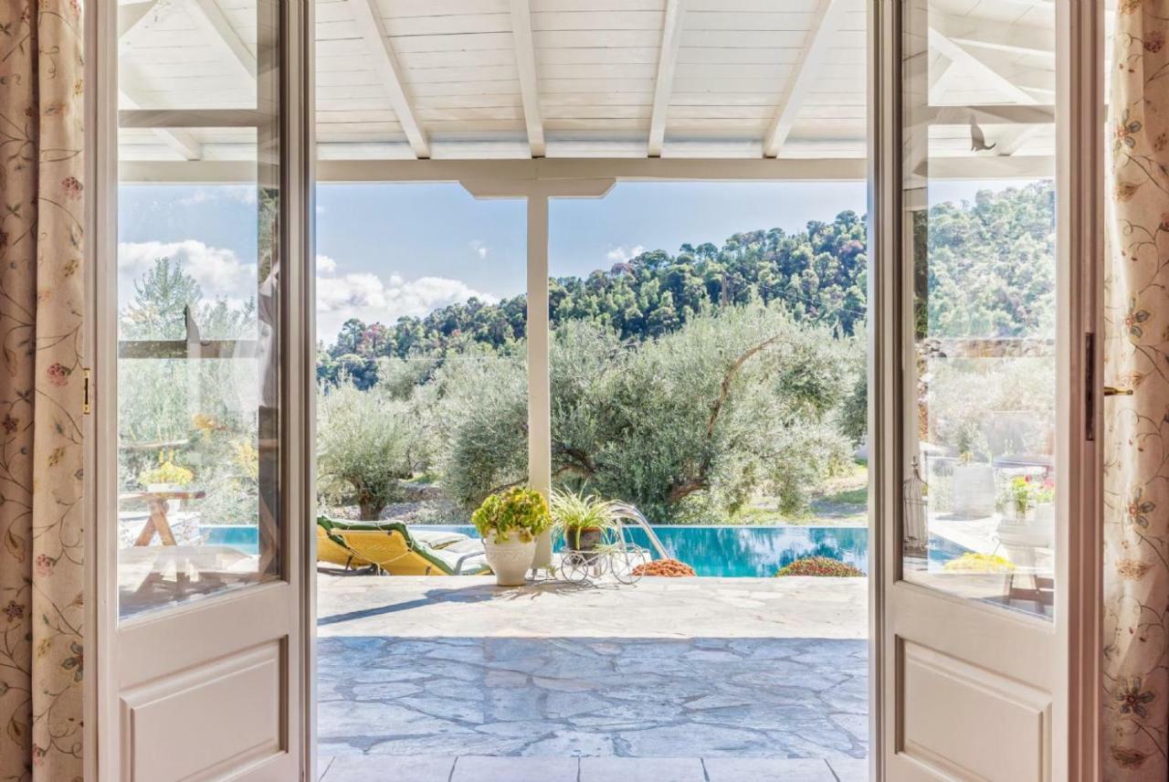 Villa Tassoula Isomata Екстериор снимка