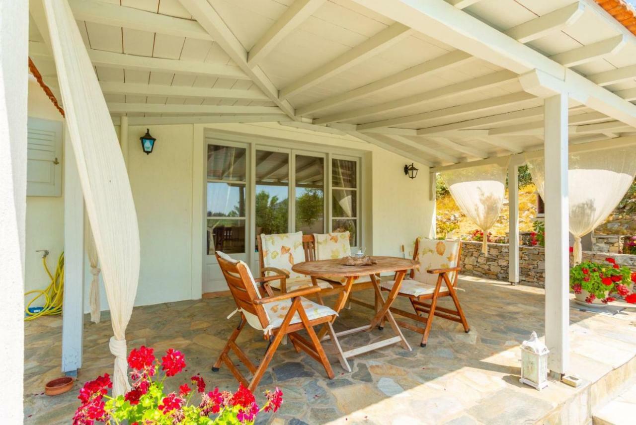 Villa Tassoula Isomata Екстериор снимка